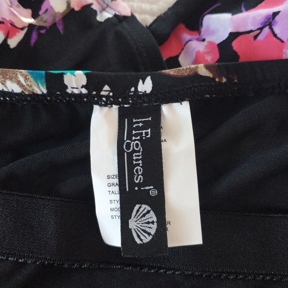 It Figures Halterkini Floral Swim Top Bust Builder 14 - Picture 9 of 15